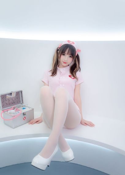 乳房大的邻家三姐妹_720免费全集观看